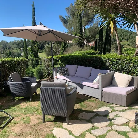 Apartamento Appartement Avec Jardin Clos Classe Premium Piscine Chauffee Saint-Raphaël