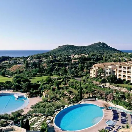 Avec Jardin Clos Classe Premium Piscine Chauffee *