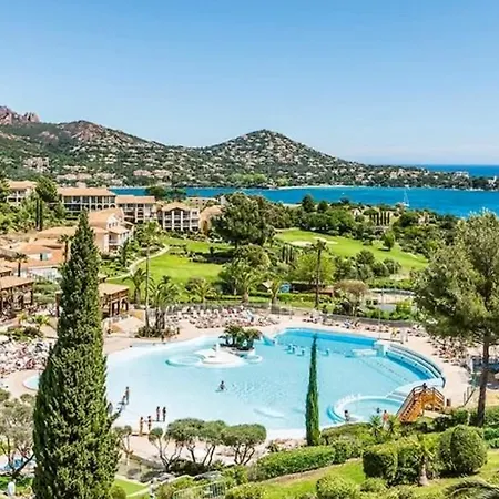 Classe Premium Cap Esterel Fh007 Jardin Privatif Clos Terrasse Vue Piscine Chauffee Climatisation Parking
