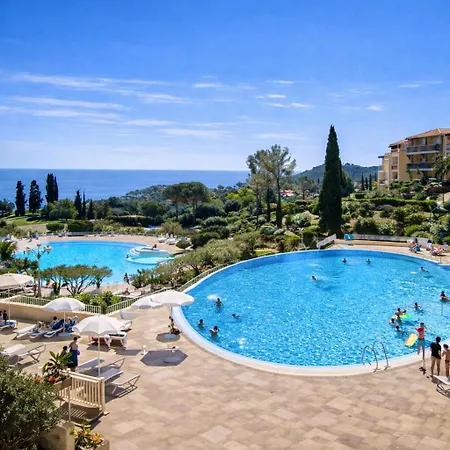Avec Jardin Clos Classe Premium Piscine Chauffee شقة Saint-Raphaël